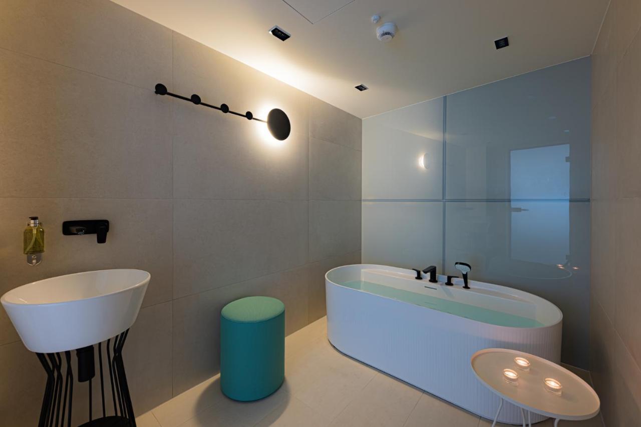 Lua Resort - Adults Only Балатонфюред Экстерьер фото Bathroom