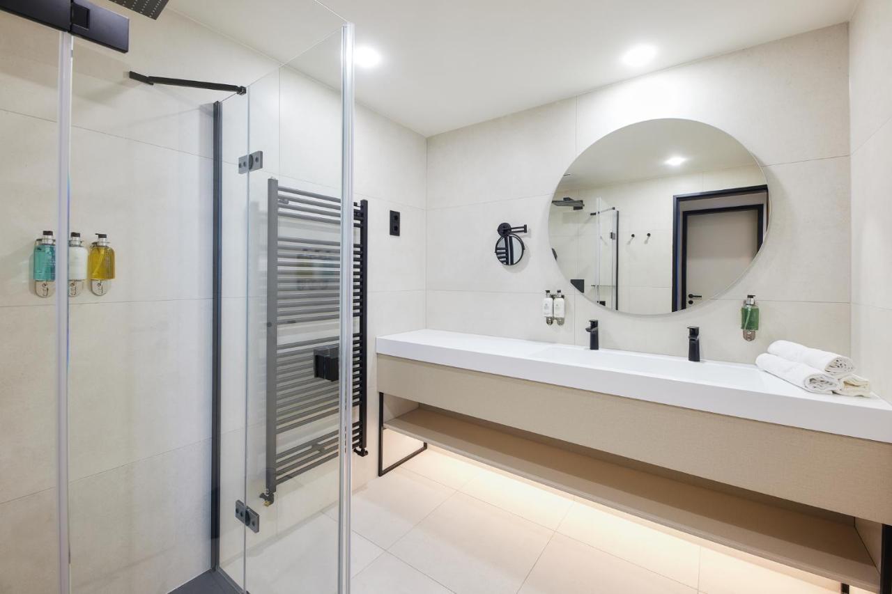 Lua Resort - Adults Only Балатонфюред Экстерьер фото Bathroom