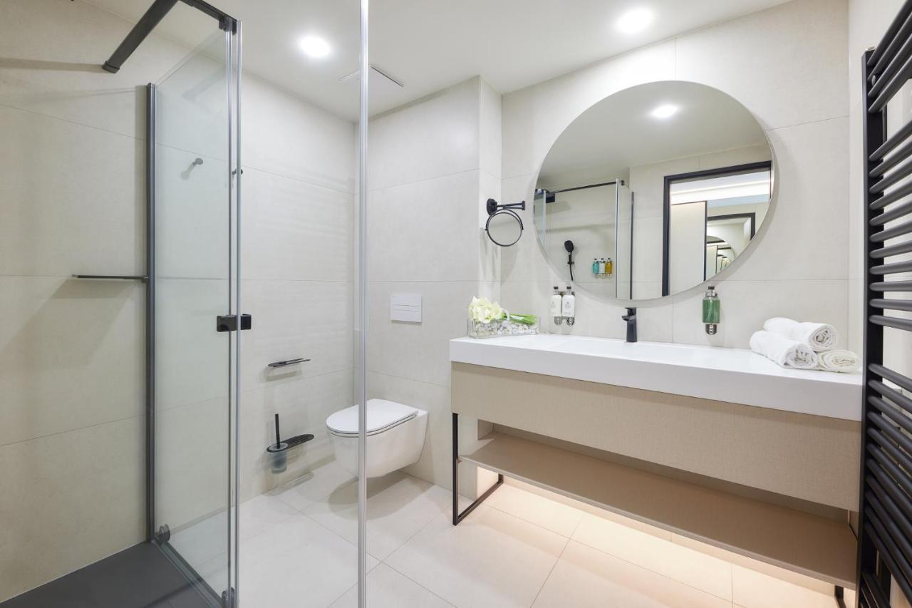 Lua Resort - Adults Only Балатонфюред Экстерьер фото Bathroom
