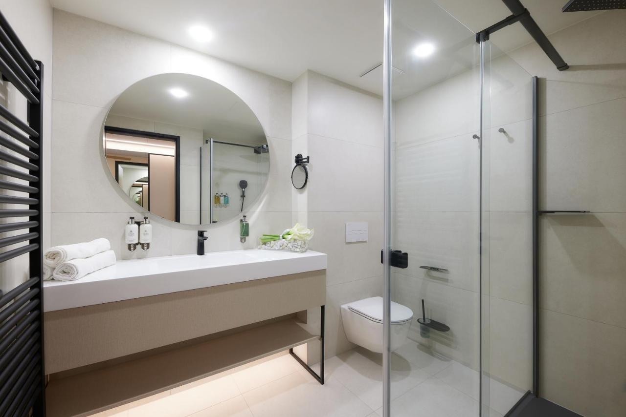 Lua Resort - Adults Only Балатонфюред Экстерьер фото Bathroom